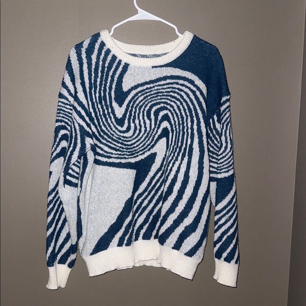 Abstract Patterned Sweater in Blue and White